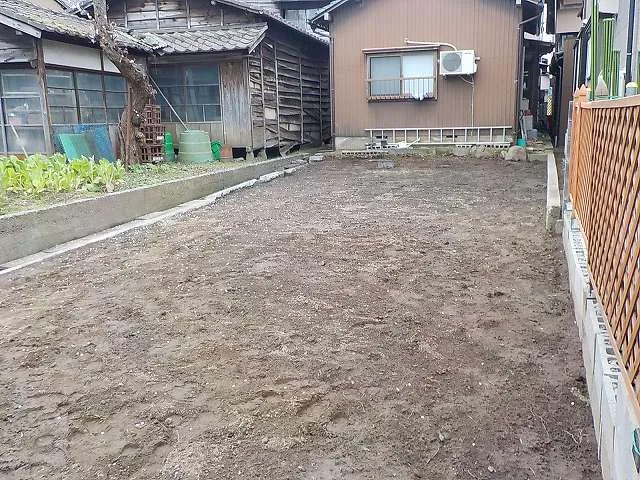 作業通路が狭い木造住宅（27坪）の解体後
